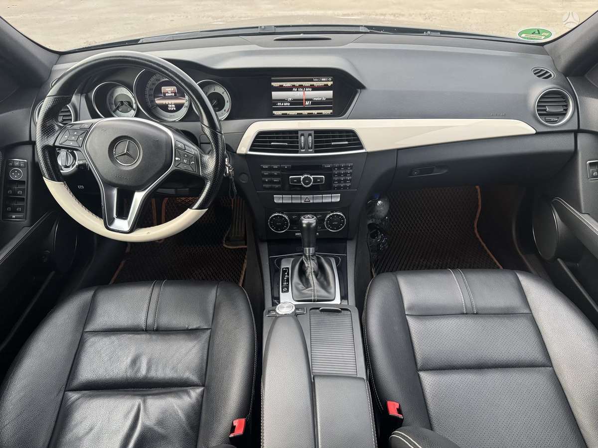 Mercedes-Benz C250 2012 — photo 7