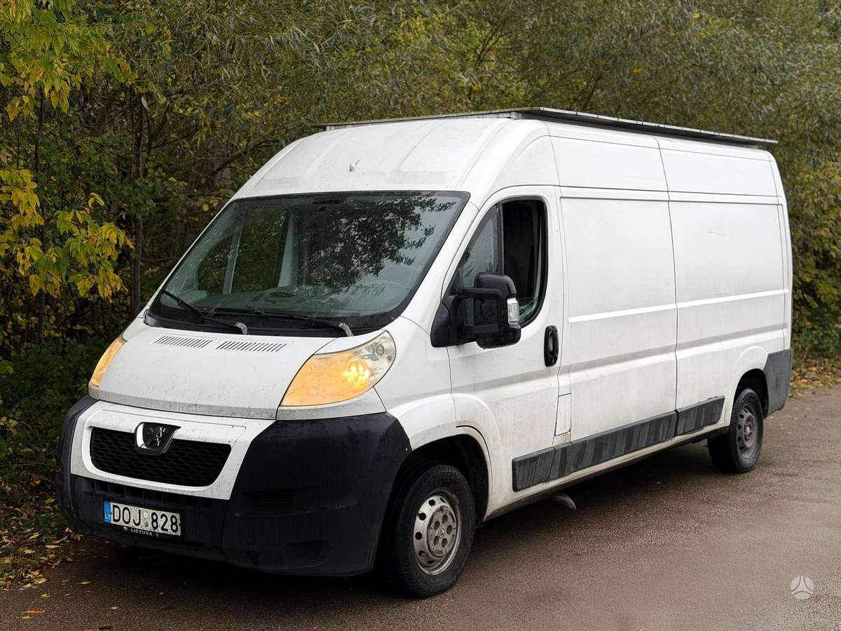 Peugeot Boxer 2009 — rear view