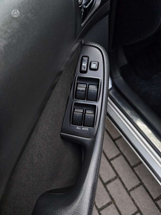 Toyota Avensis 2006 — photo 12