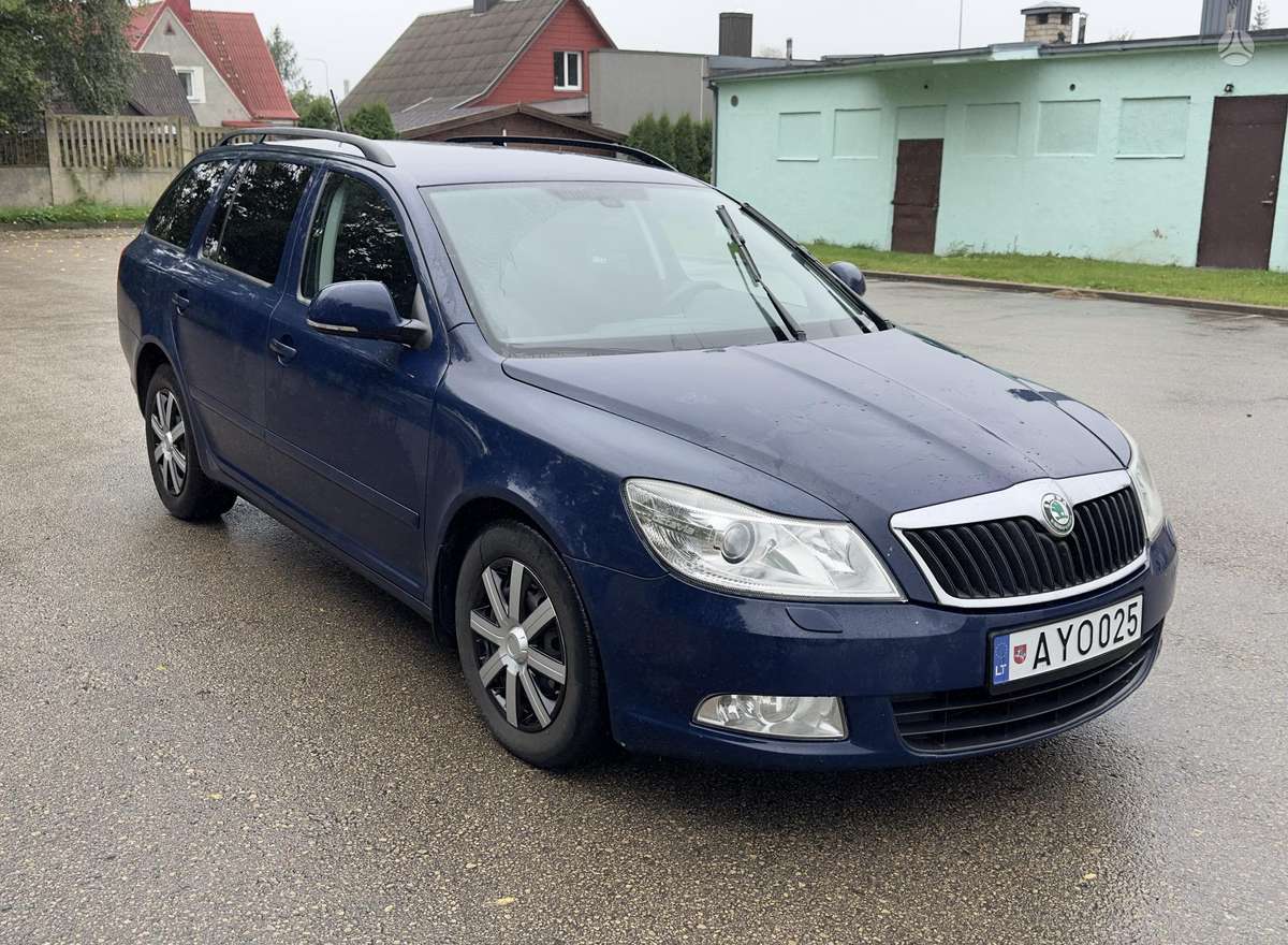 Skoda Octavia 2011 — салон