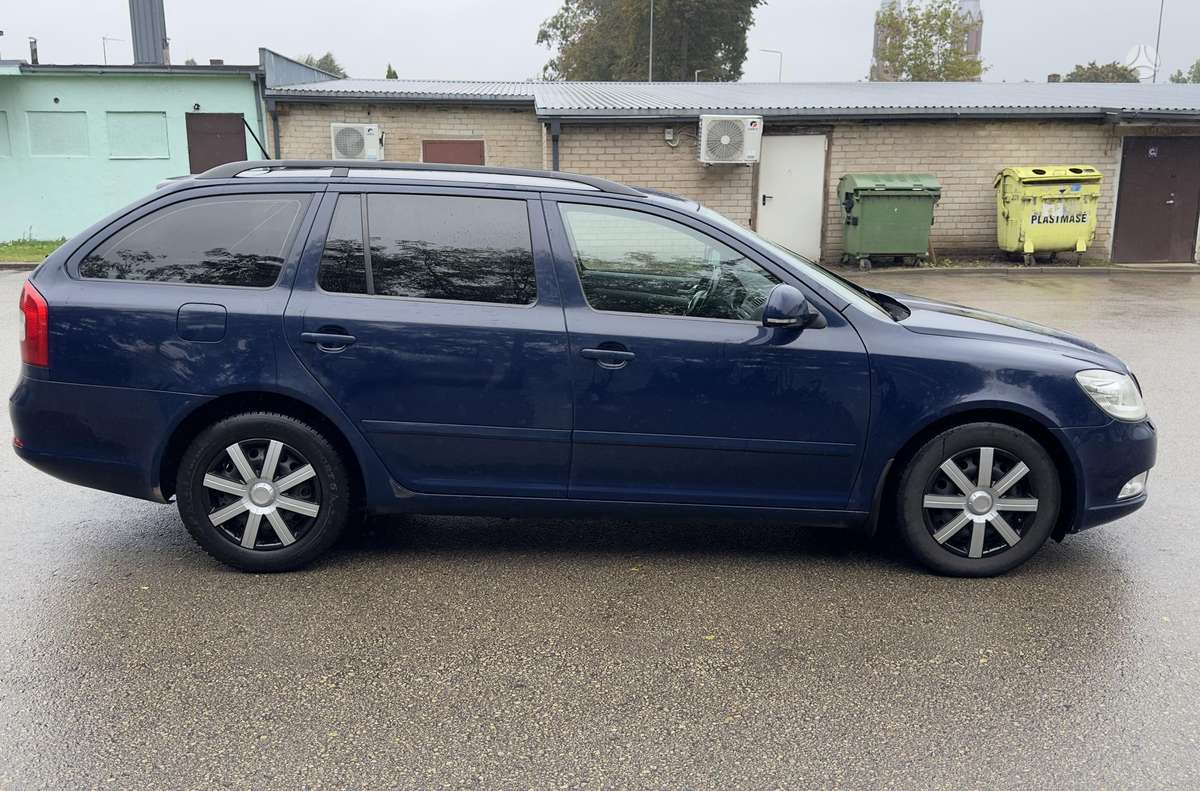 Skoda Octavia 2011 — двигун 1598 cm³, 105 HP (77kW)