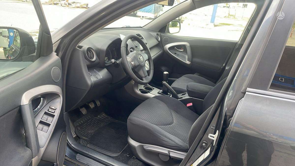 Toyota RAV4 2009 — photo 10