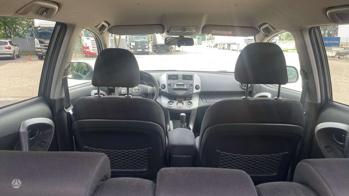Toyota RAV4 2009 — photo 12