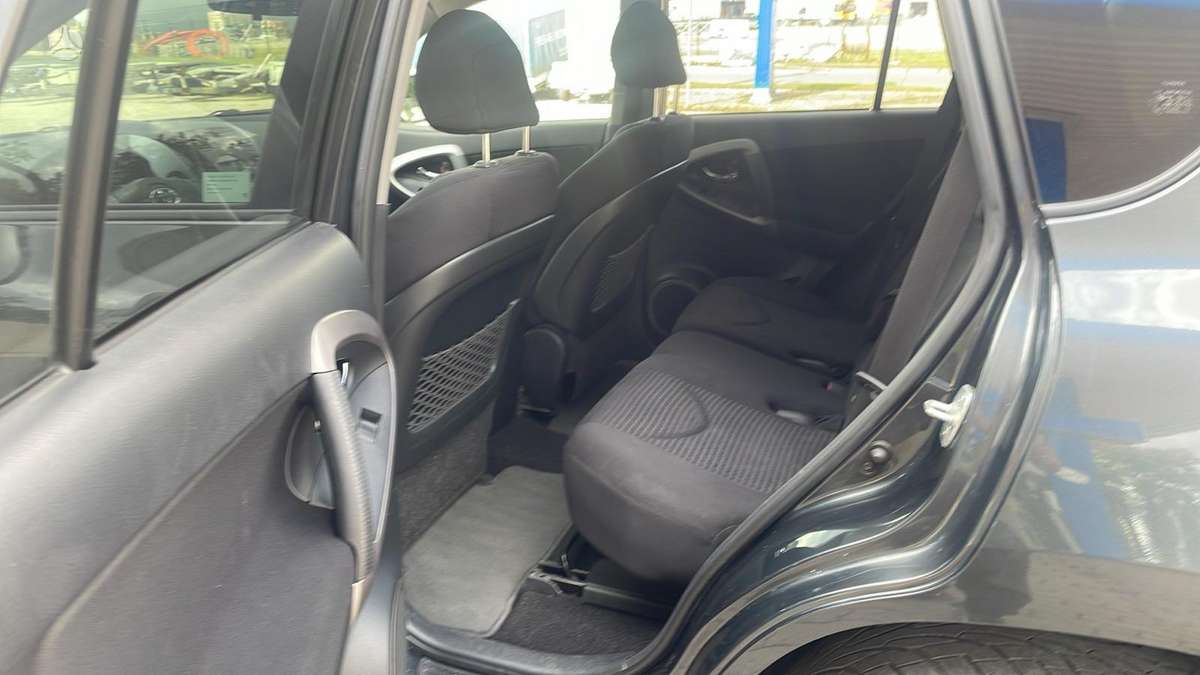 Toyota RAV4 2009 — photo 15