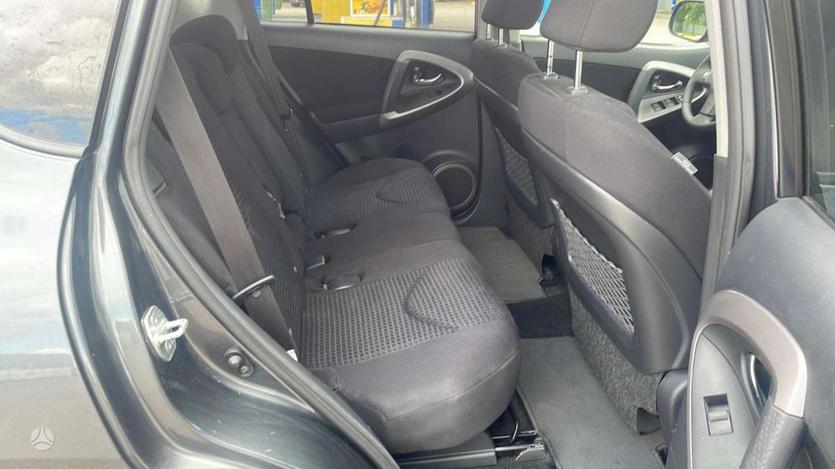 Toyota RAV4 2009 — photo 16