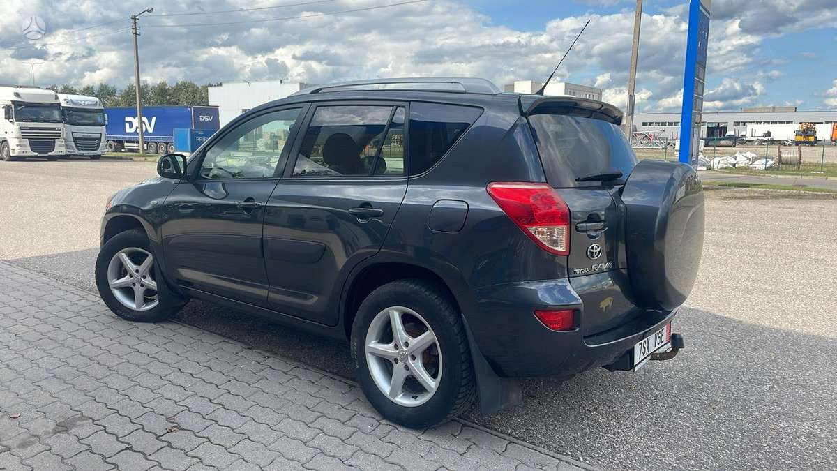 Toyota RAV4 2009 — photo 7