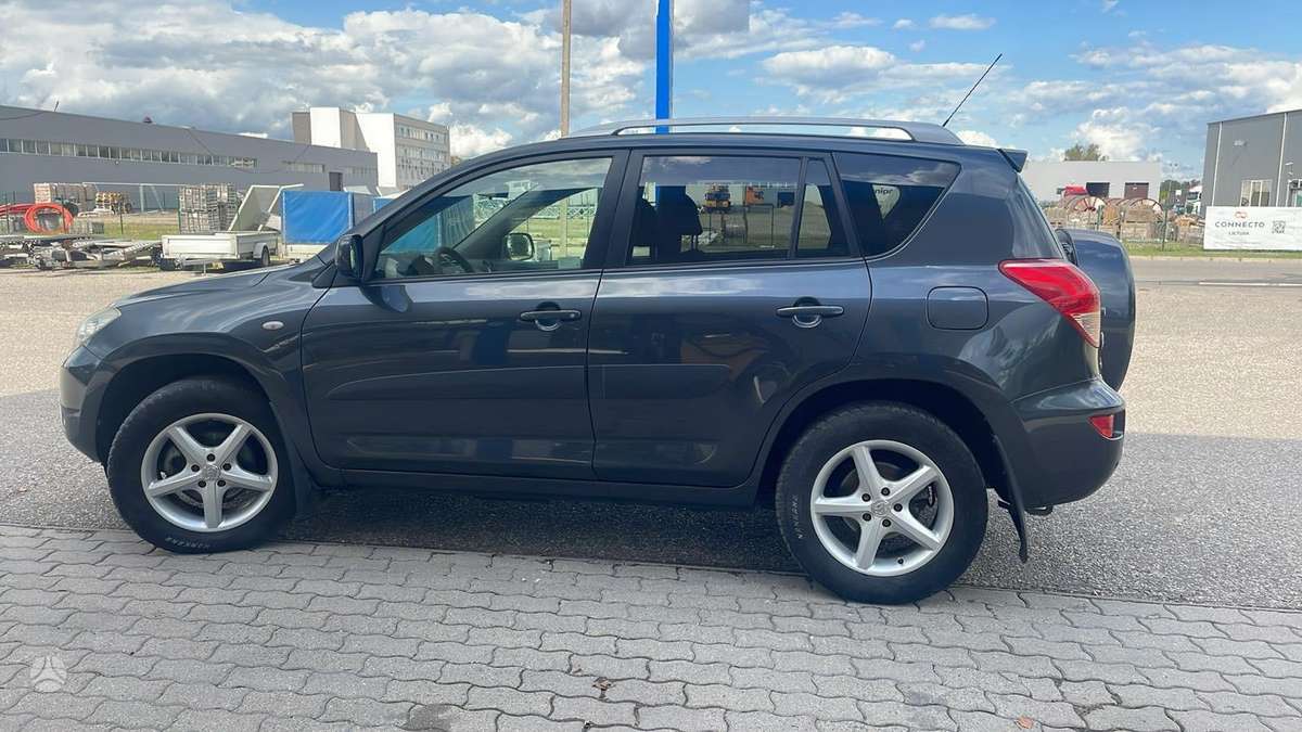 Toyota RAV4 2009 — photo 8
