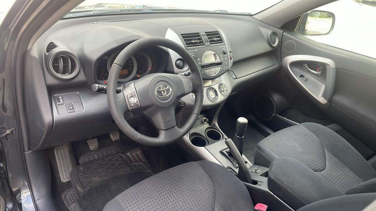 Toyota RAV4 2009 — photo 9