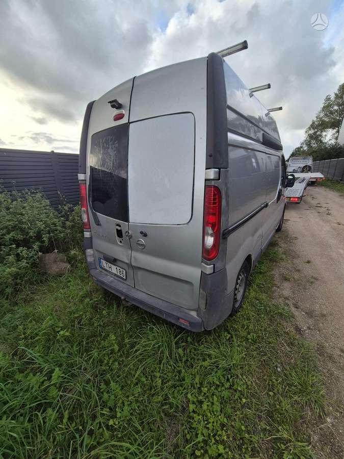 Nissan Primastar 2007 — салон