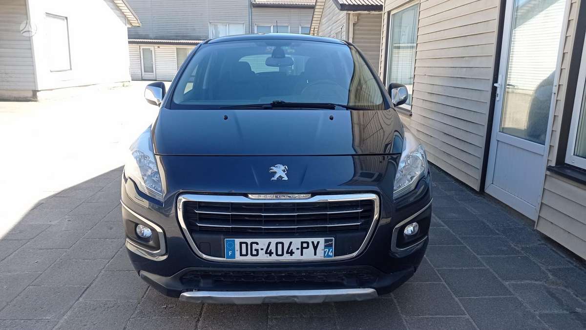 Peugeot 3008 2014 — вигляд ззаду