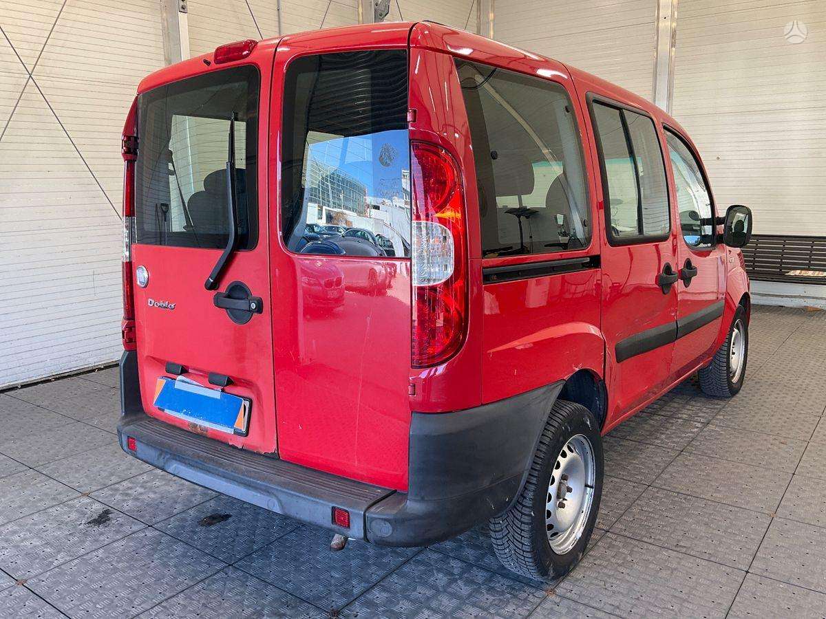 Fiat Doblo 2009 — rear view