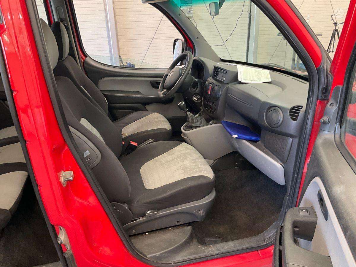 Fiat Doblo 2009 — interior