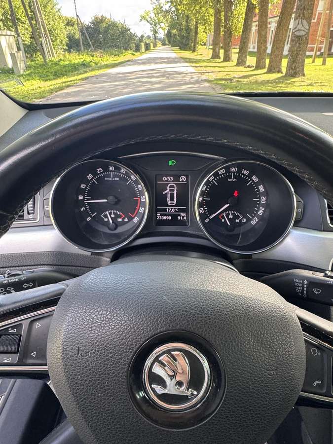 Skoda Superb 2013 — photo 8