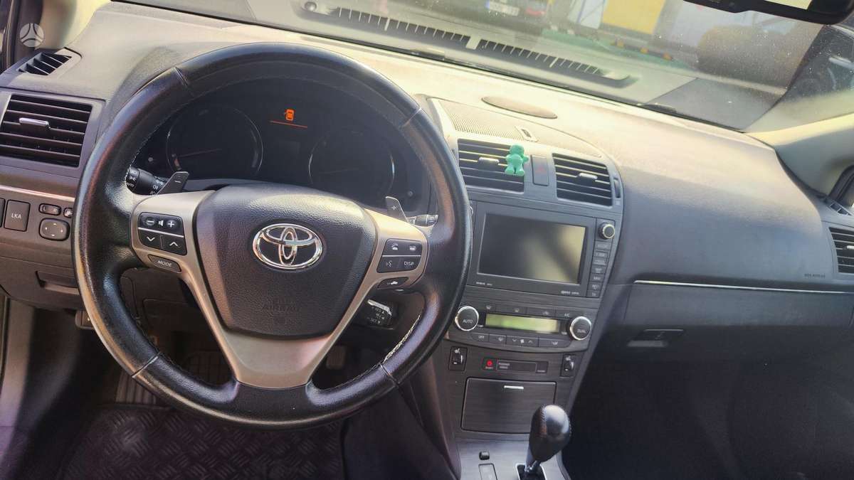 Toyota Avensis 2009 — photo 13