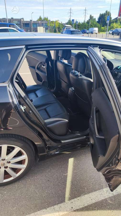 Toyota Avensis 2009 — photo 8