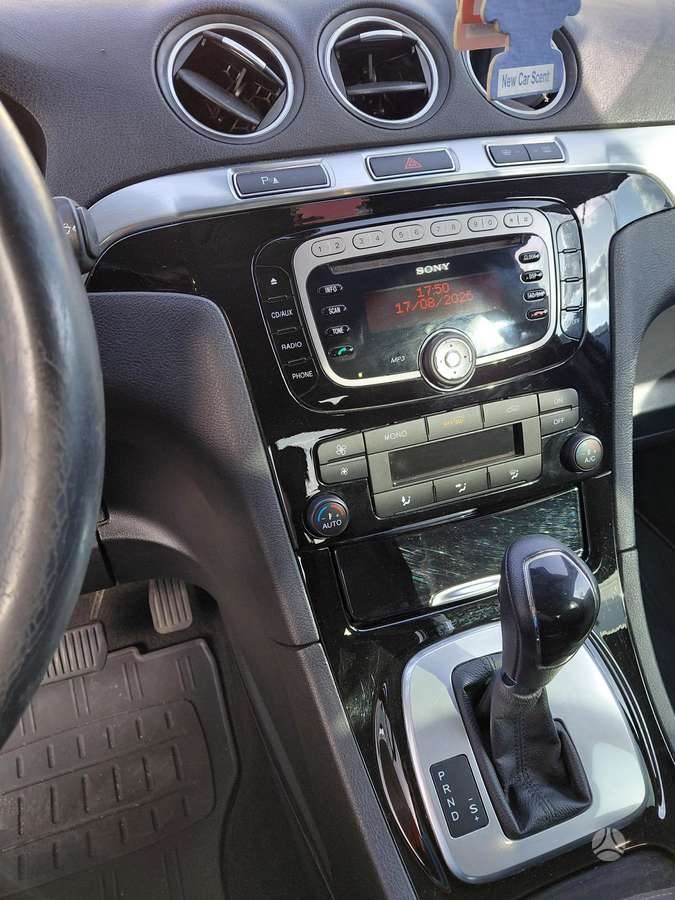 Ford S-MAX 2011 — двигун 2200 cm³, 200 HP (147kW)
