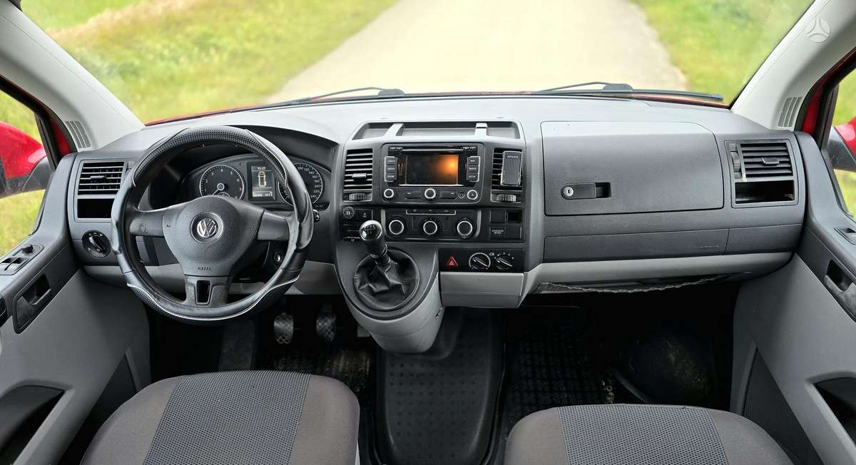 Volkswagen Transporter 2010 — photo 10