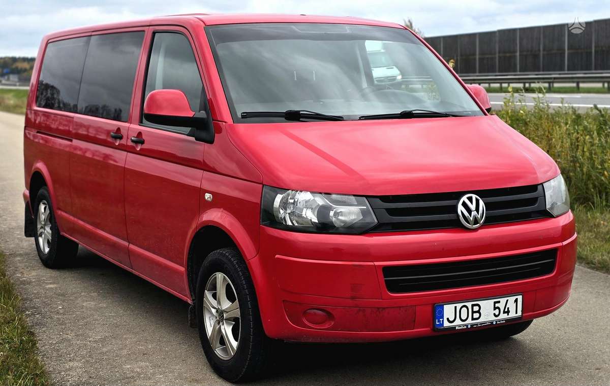 Volkswagen Transporter 2010 — rear view