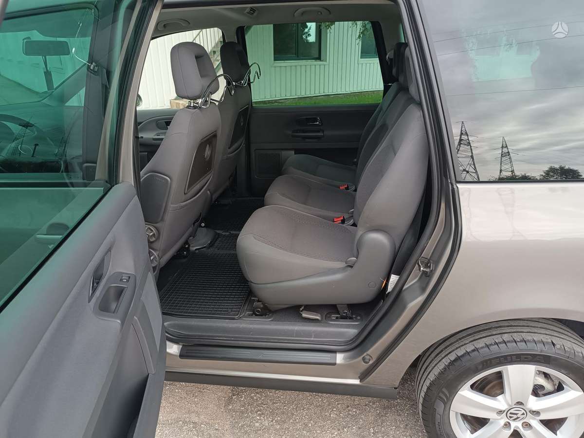 Volkswagen Sharan 2010 — photo 11