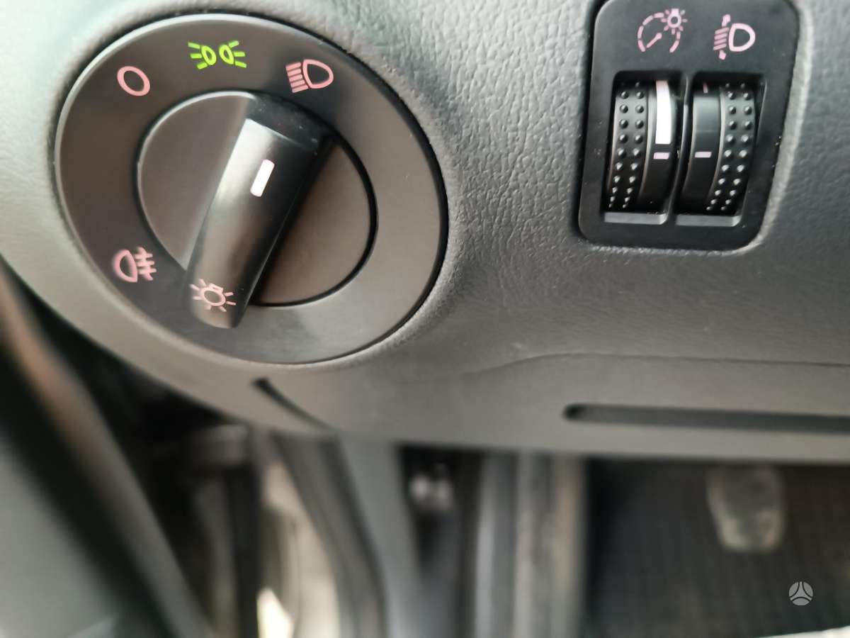 Volkswagen Sharan 2010 — photo 27