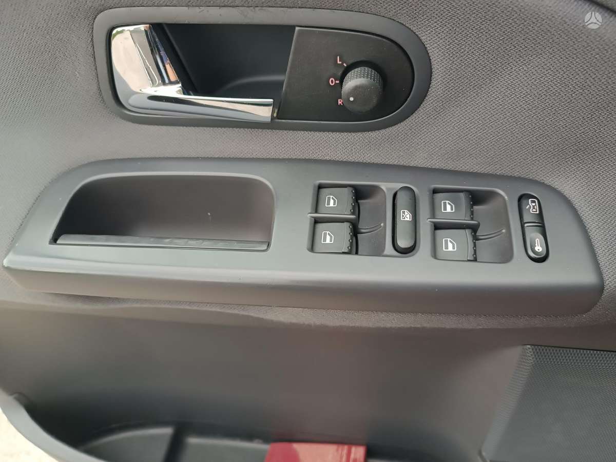 Volkswagen Sharan 2010 — photo 28