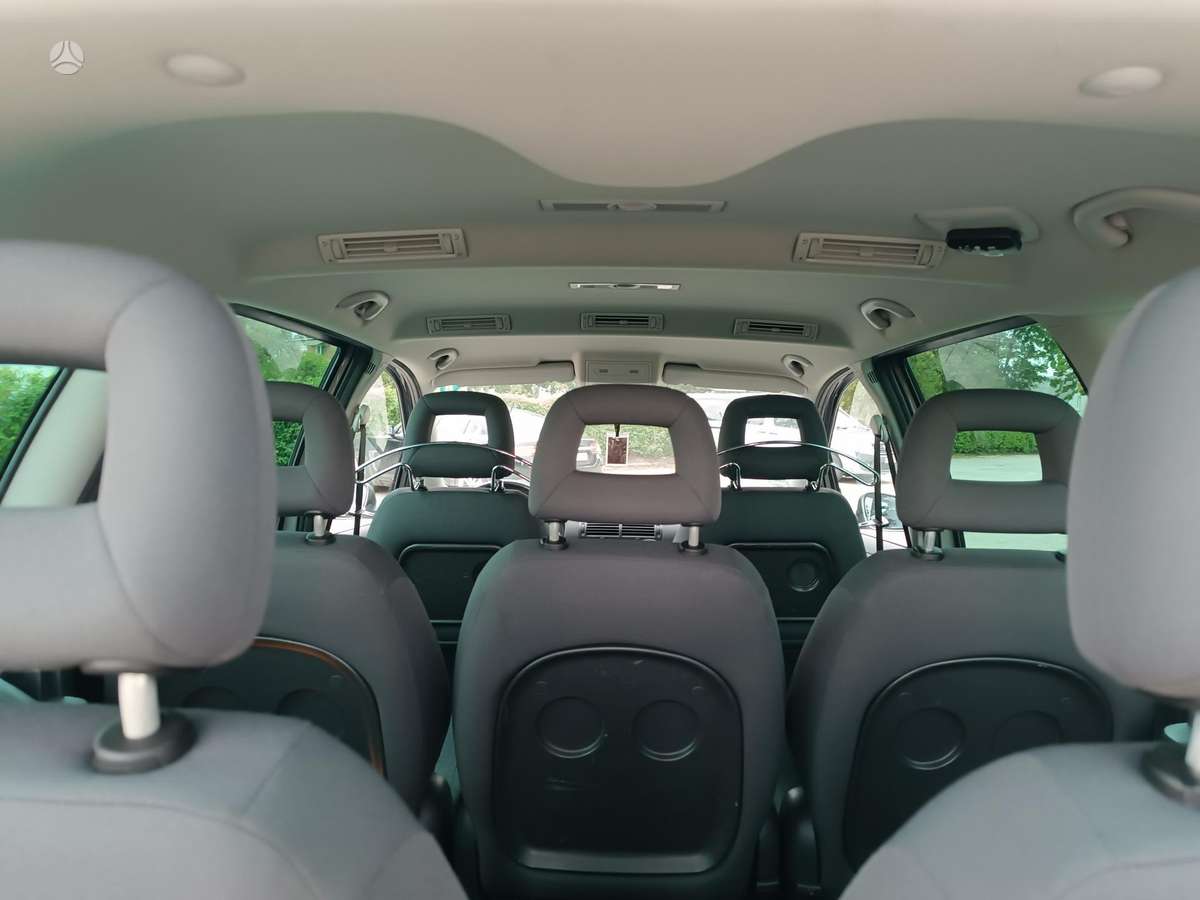 Volkswagen Sharan 2010 — photo 29