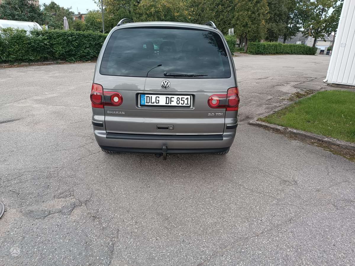 Volkswagen Sharan 2010 — photo 6