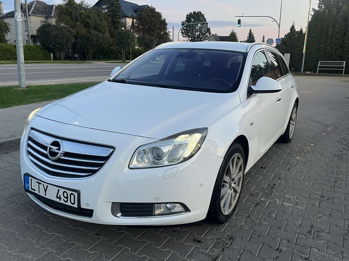 Opel Insignia 2010 — авто для ЗСУ з Європи
