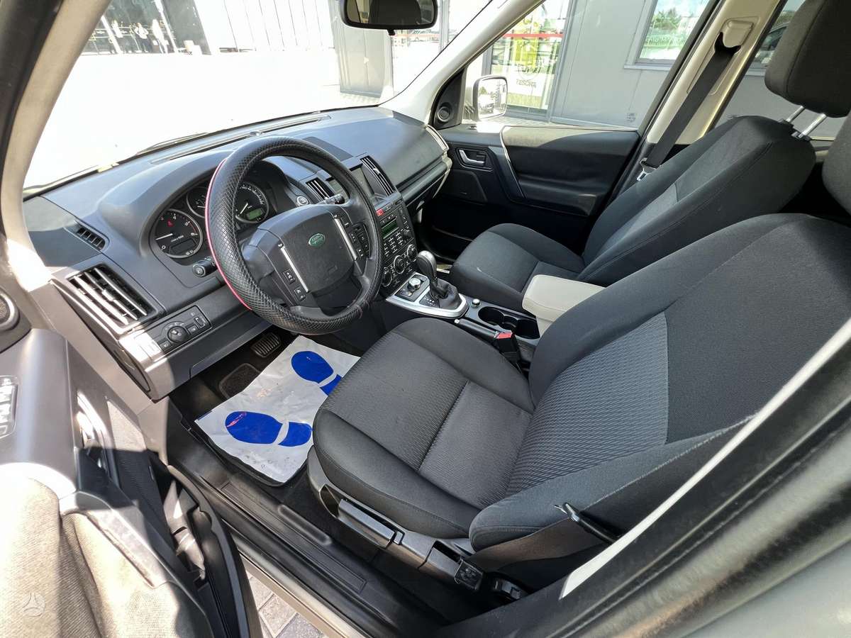 Land Rover 2011 — photo 11