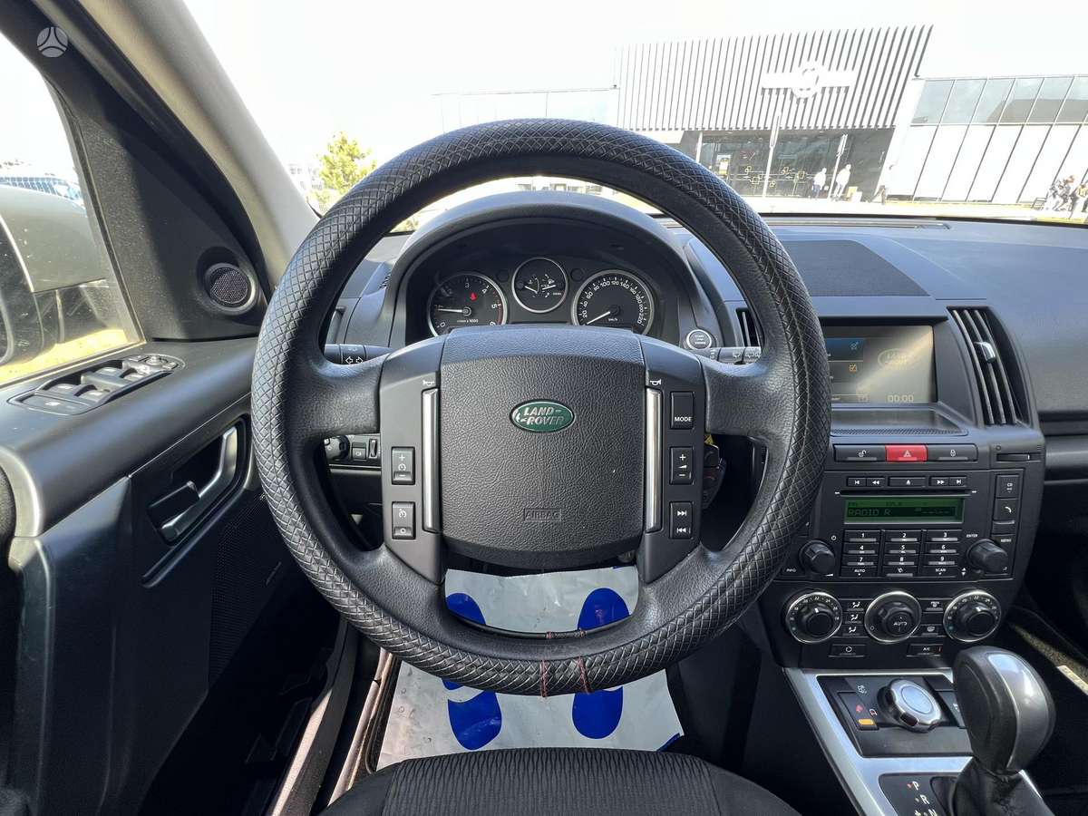 Land Rover 2011 — photo 13