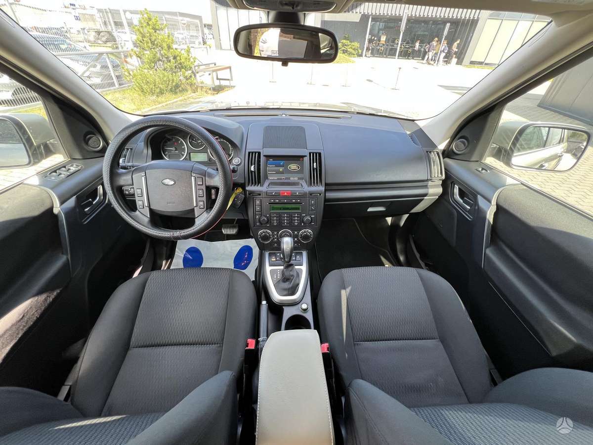 Land Rover 2011 — photo 14