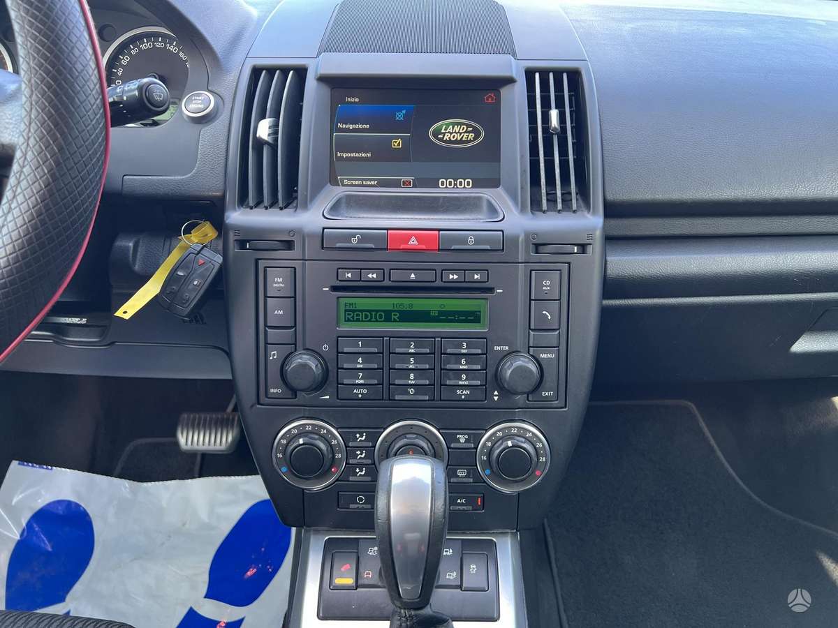 Land Rover 2011 — photo 15