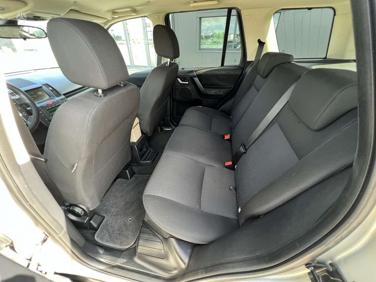 Land Rover 2011 — photo 18