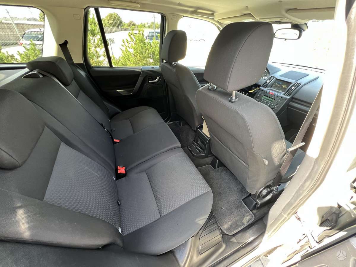 Land Rover 2011 — photo 19