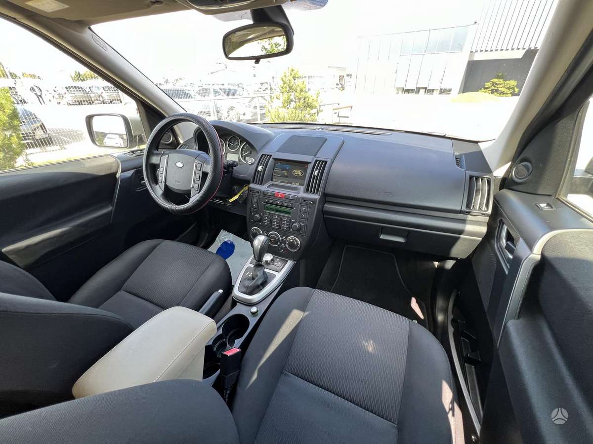 Land Rover 2011 — photo 20