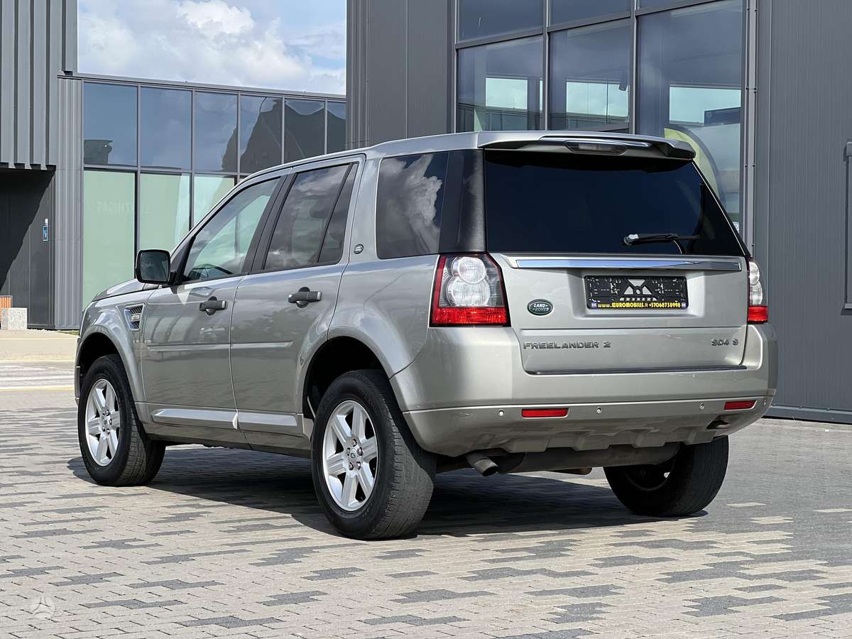 Land Rover 2011 — photo 8