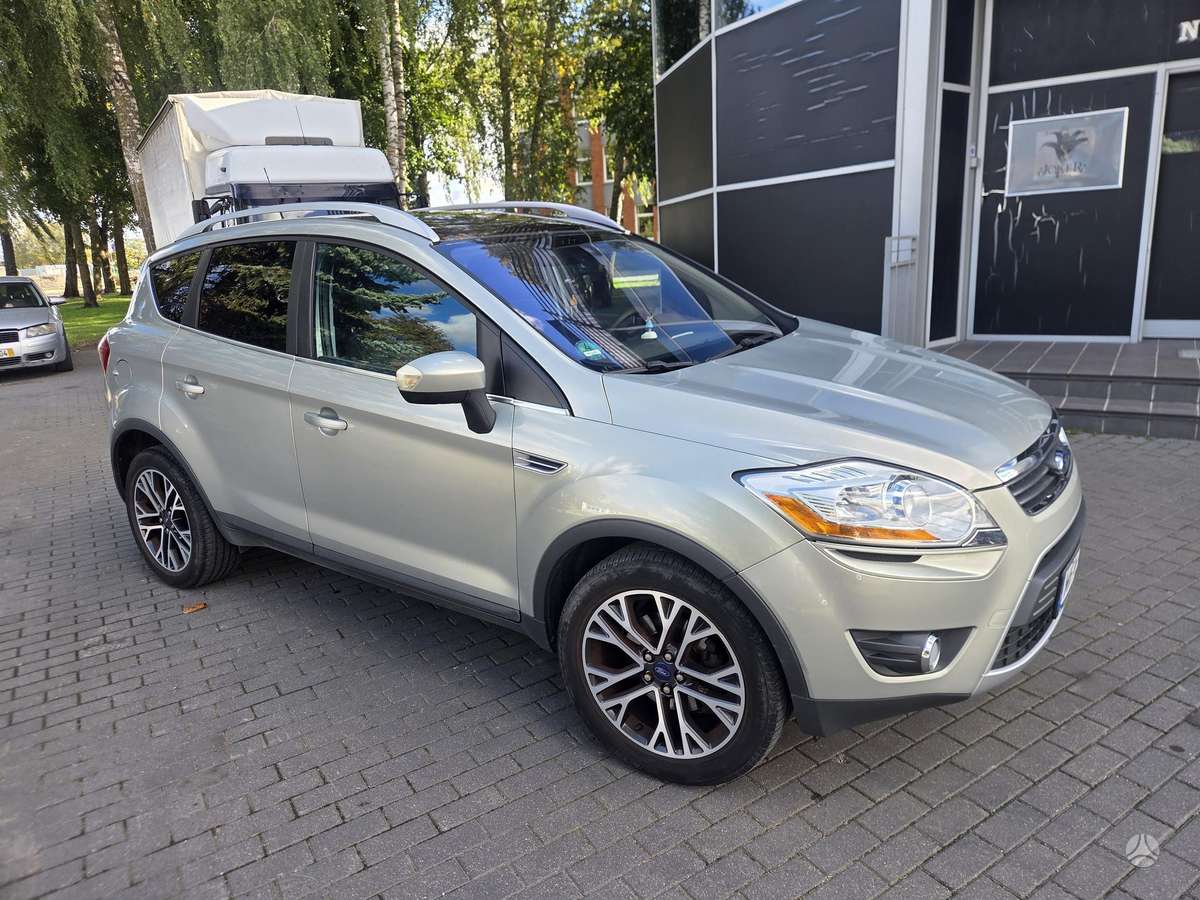 Ford Kuga 2009 — rear view