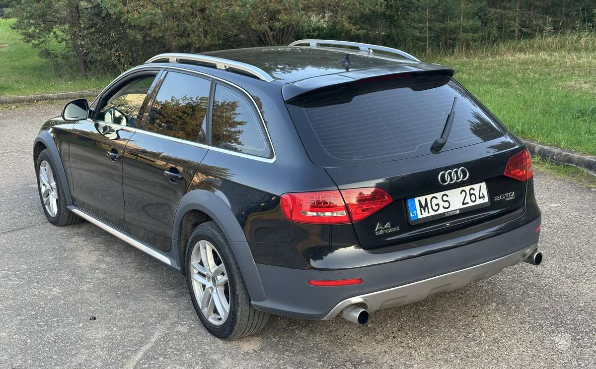 Audi A4 2010 — photo 10