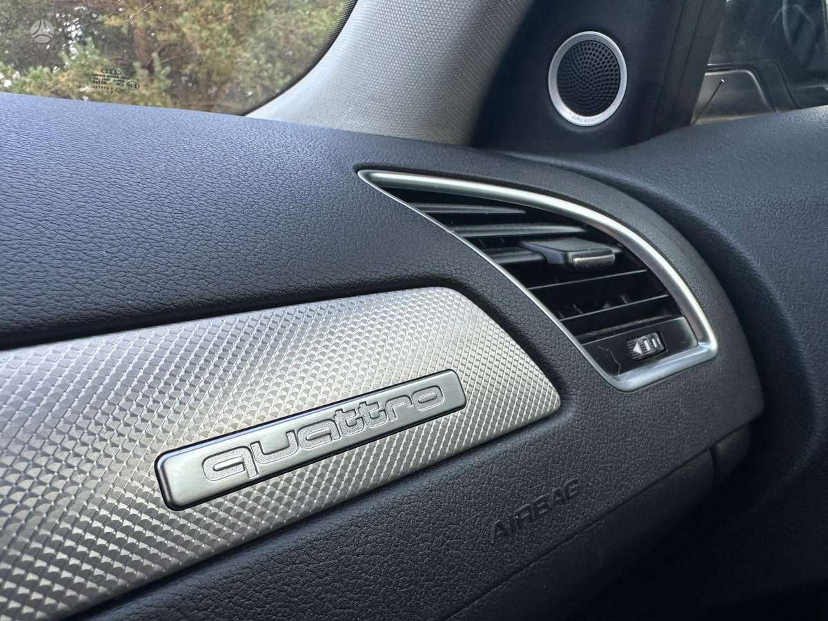Audi A4 2010 — photo 18