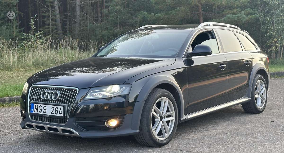 Audi A4 2010 — interior