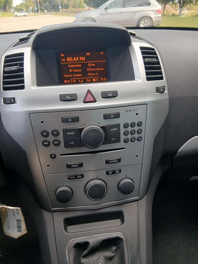 Opel Zafira 2011 — photo 10