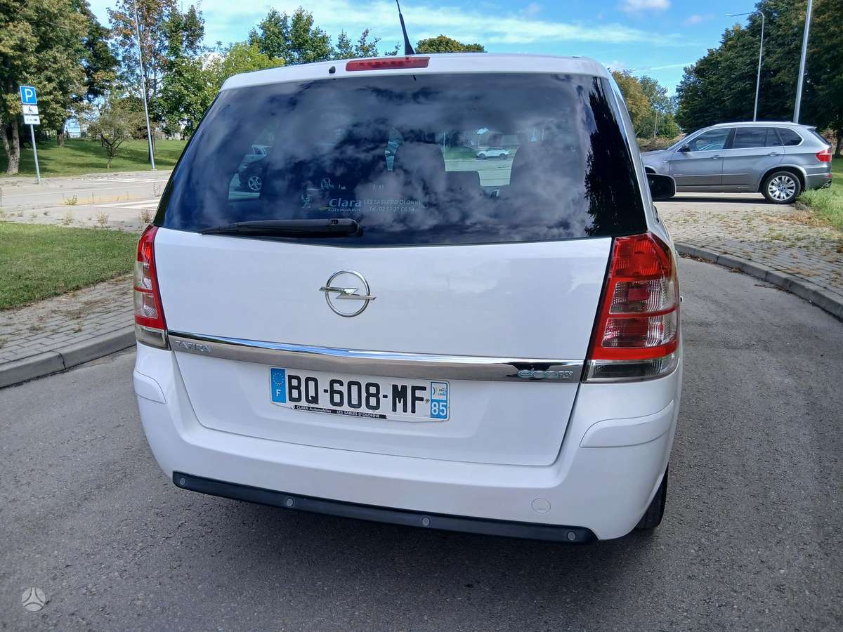 Opel Zafira 2011 — photo 6