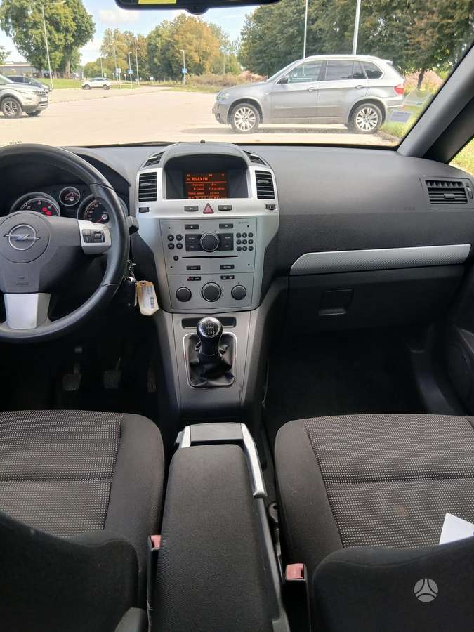 Opel Zafira 2011 — photo 9