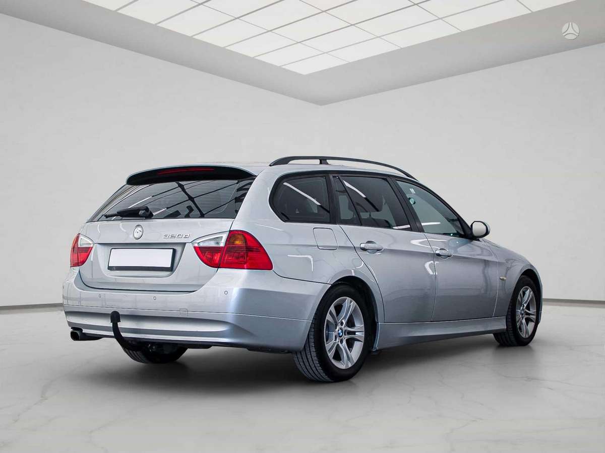 BMW 320 2009 — photo 6