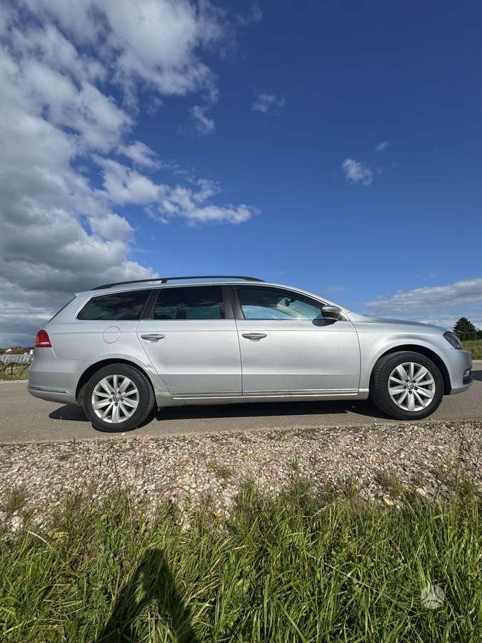 Volkswagen Passat 2012 — photo 8