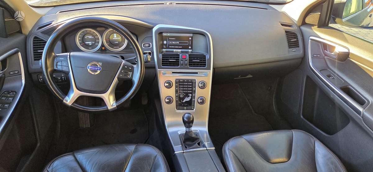 Volvo XC60 2013 — photo 13