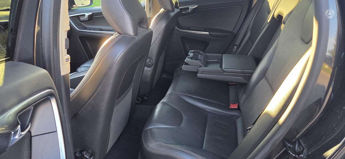 Volvo XC60 2013 — photo 16