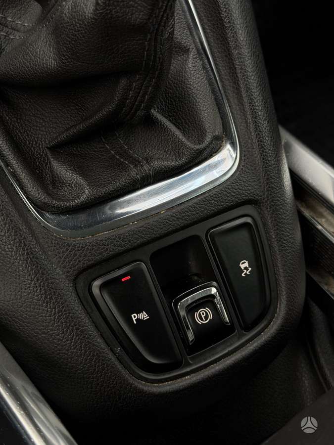 Opel Zafira 2015 — photo 20
