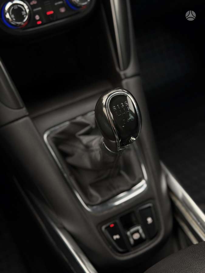 Opel Zafira 2015 — photo 21
