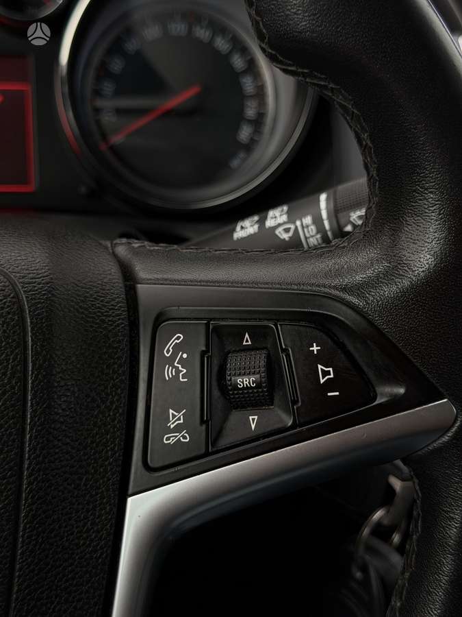 Opel Zafira 2015 — photo 24